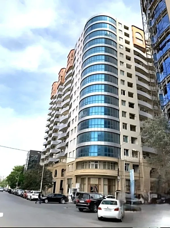 Kirayə verilir 4 otaqlı mənzil 120 m²