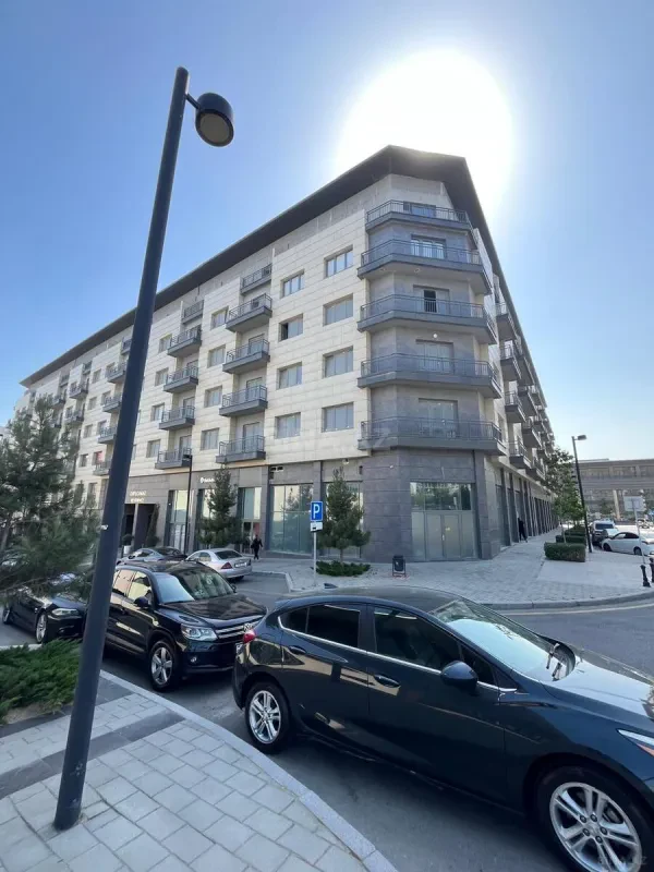 Satılır 3 otaqlı mənzil 128 m²
