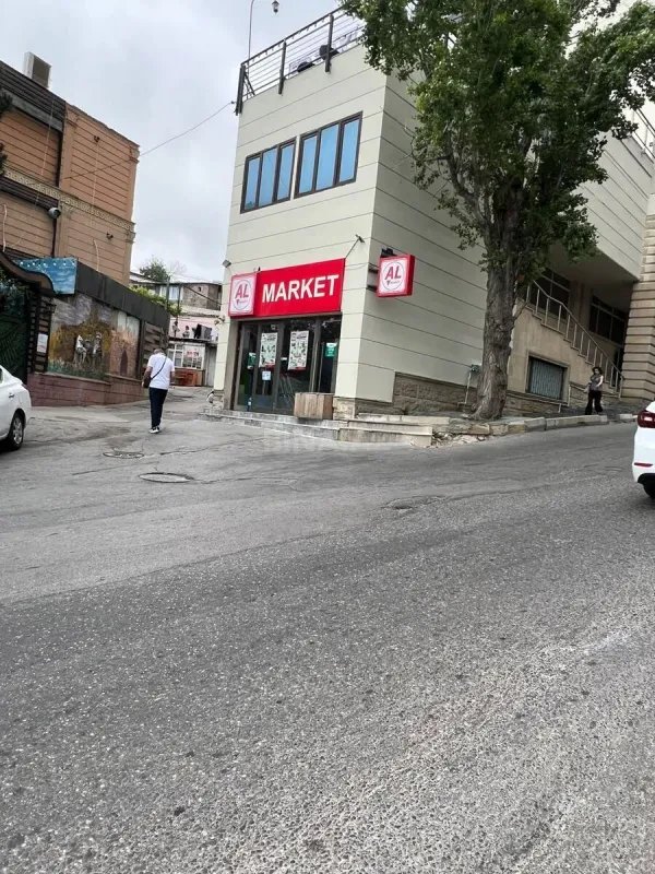Satılır obyekt 324.5 m²