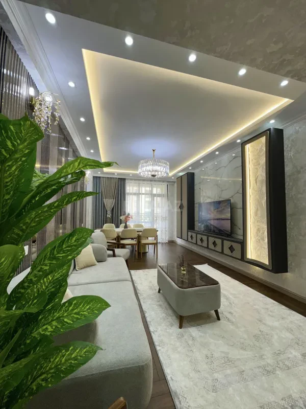 Satılır 3 otaqlı mənzil 127 m²