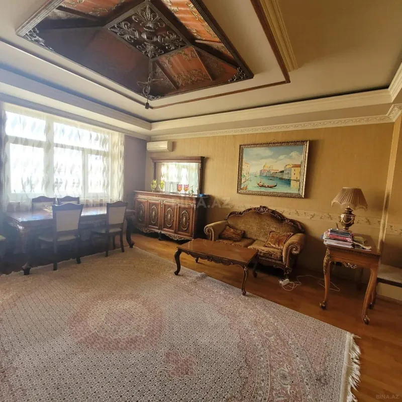 Satılır 2 otaqlı mənzil 92 m²