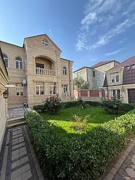 Satılır 6 otaqlı həyət evi 220 m² — Bakı, Badamdar 6 otaq 220.00 m²