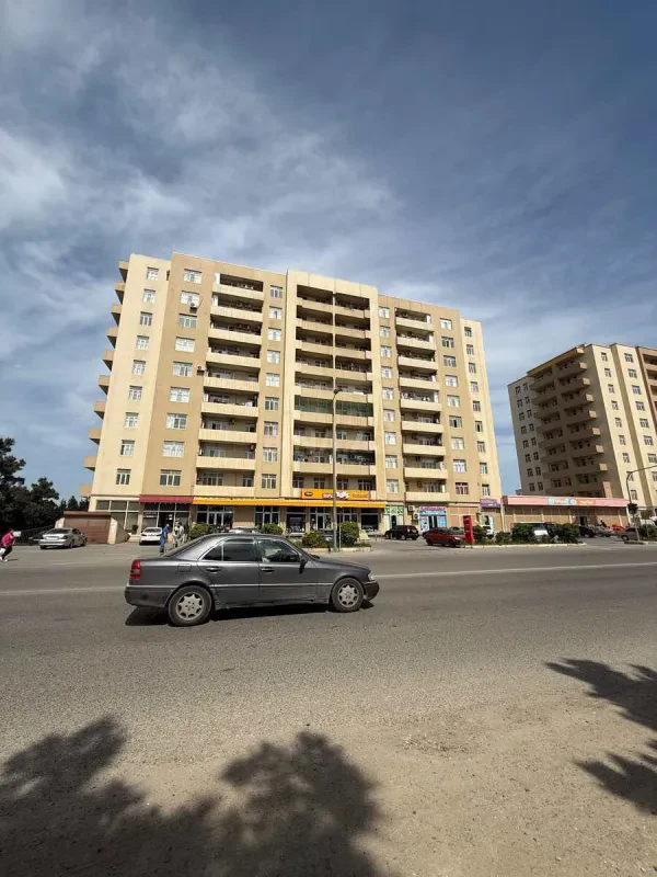 Satılır 3 otaqlı mənzil 93 m²