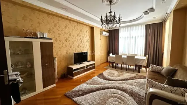 Satılır 3 otaqlı mənzil 145 m² — Bakı 3 otaq 145.00 m²