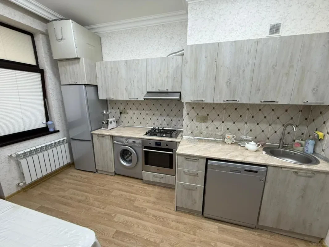 Kirayə verilir 1 otaqlı mənzil 60 m²
