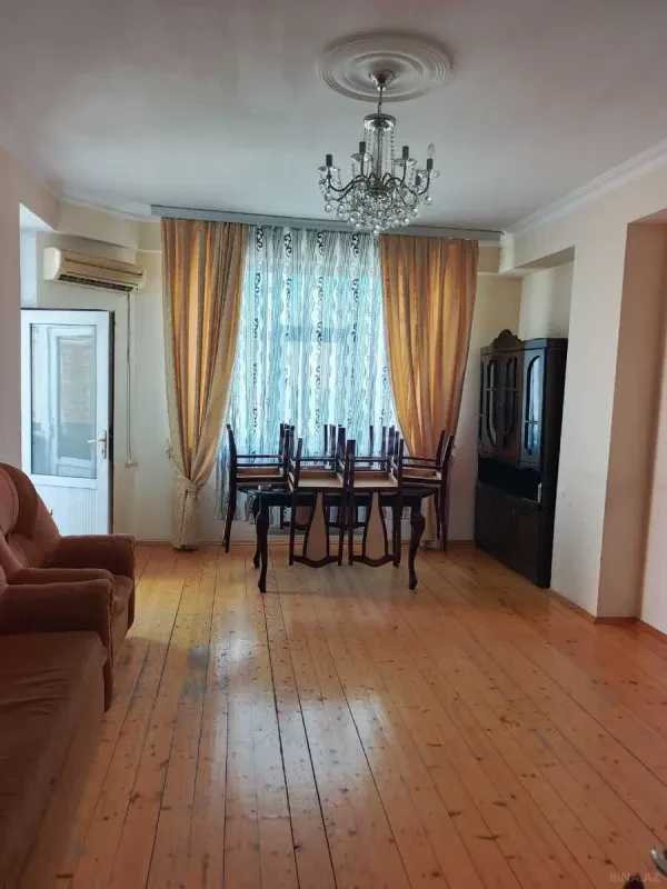 Kirayə verilir 2 otaqlı mənzil 80 m²