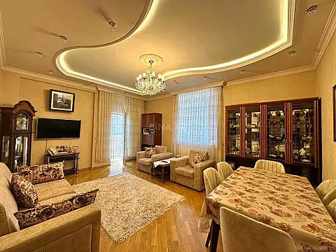 Satılır 3 otaqlı mənzil 140 m² — Bakı 3 otaq 140.00 m²