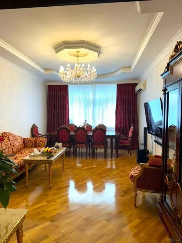 Satılır 3 otaqlı mənzil 106 m²