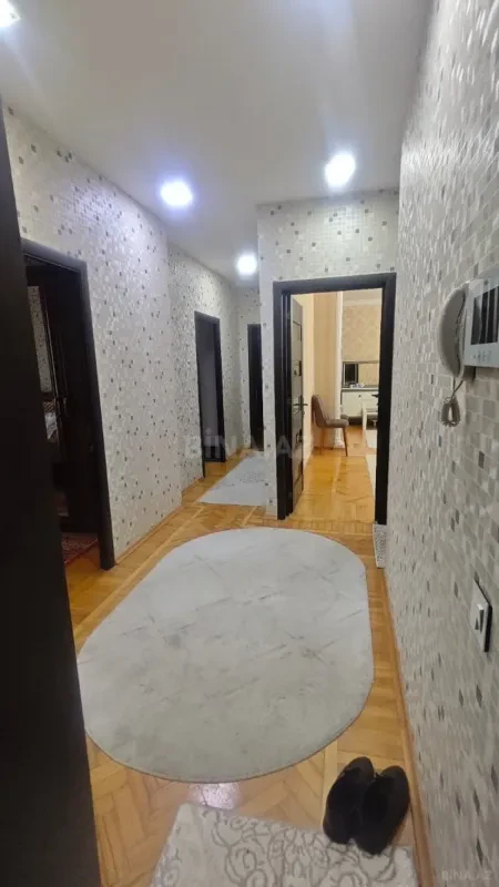 Satılır 5 otaqlı mənzil 125 m²