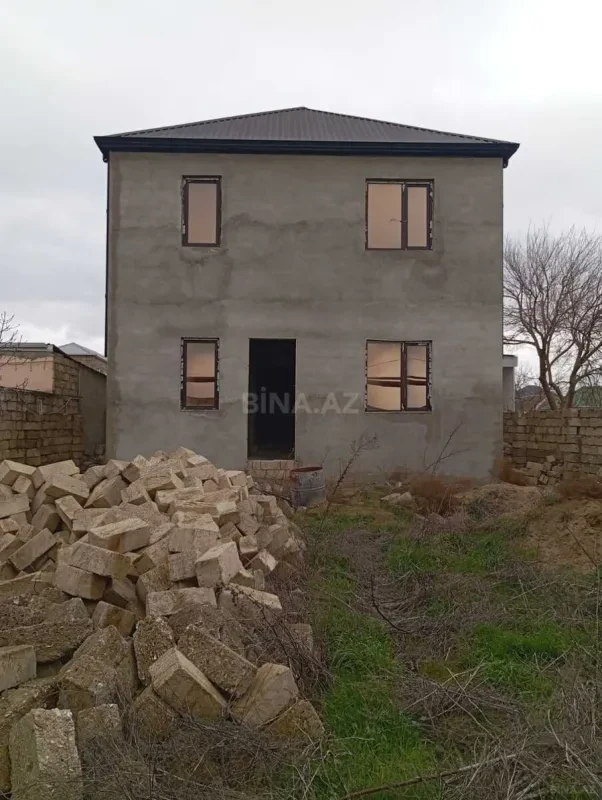 Satılır 5 otaqlı həyət evi 190 m²