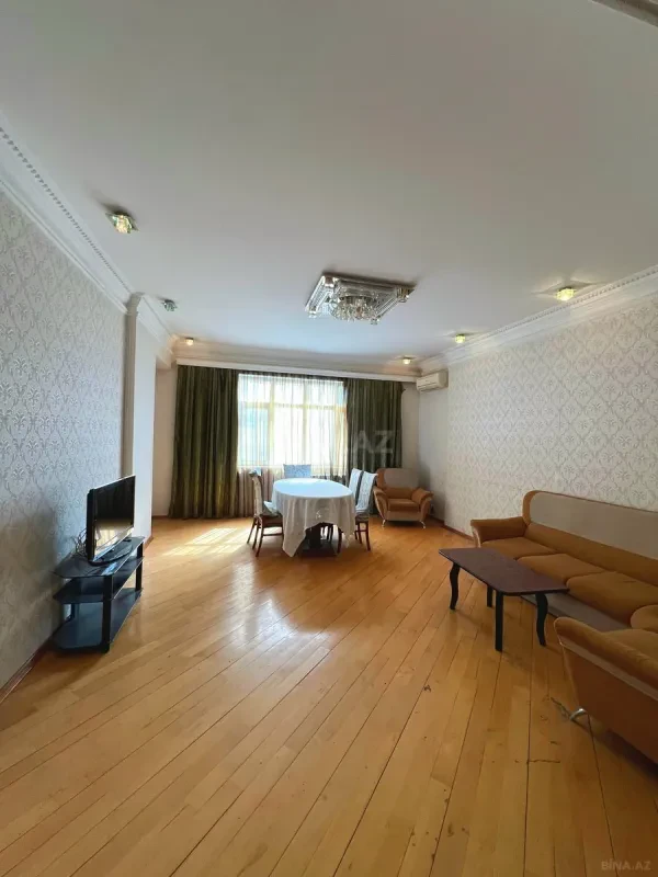 Satılır 3 otaqlı mənzil 127 m²