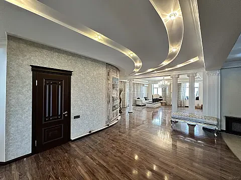 Satılır 5 otaqlı mənzil 450 m² — Bakı 5 otaq 450.00 m²