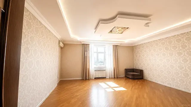 Satılır 3 otaqlı mənzil 135 m² — Bakı 3 otaq 135.00 m²