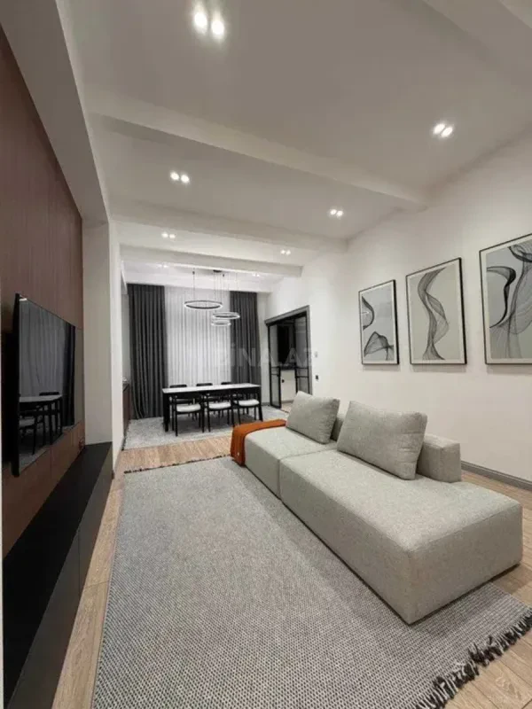 Kirayə verilir 2 otaqlı mənzil 70 m²