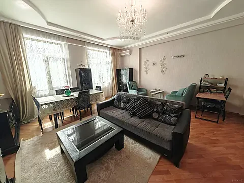 Satılır 3 otaqlı mənzil 140 m² — Bakı, Nizami 3 otaq 140.00 m²
