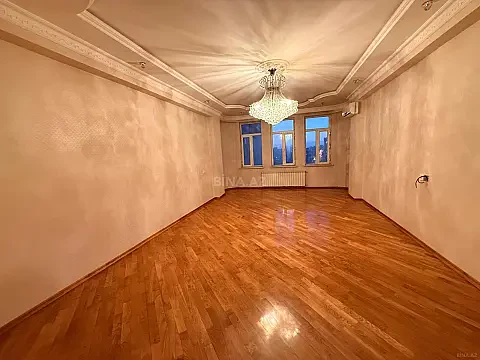 Satılır 3 otaqlı mənzil 130 m² — Bakı 3 otaq 130.00 m²