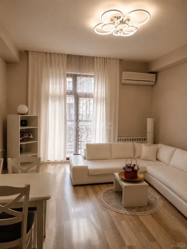 Kirayə verilir 3 otaqlı mənzil 105 m²