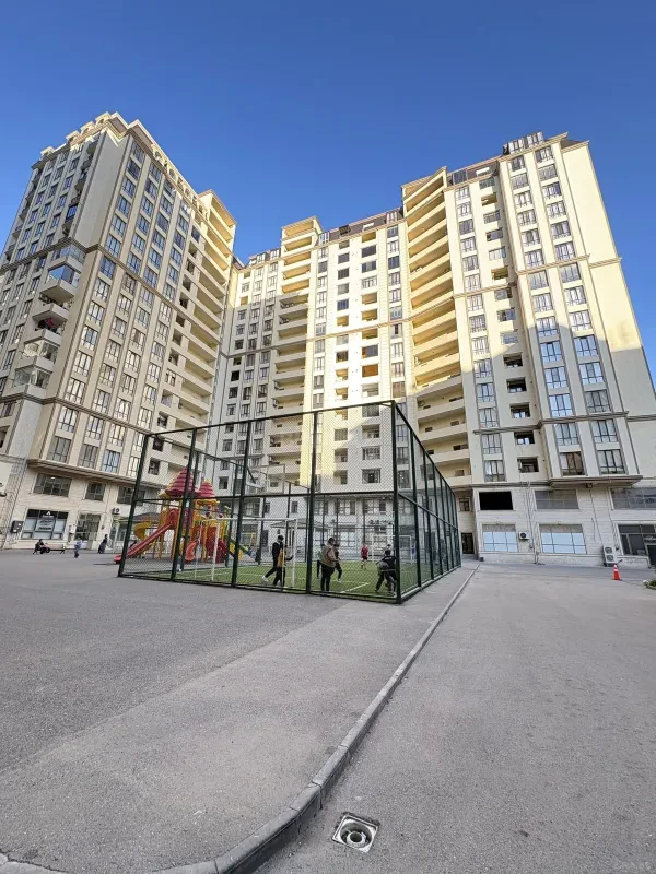 Satılır 3 otaqlı mənzil 157 m²