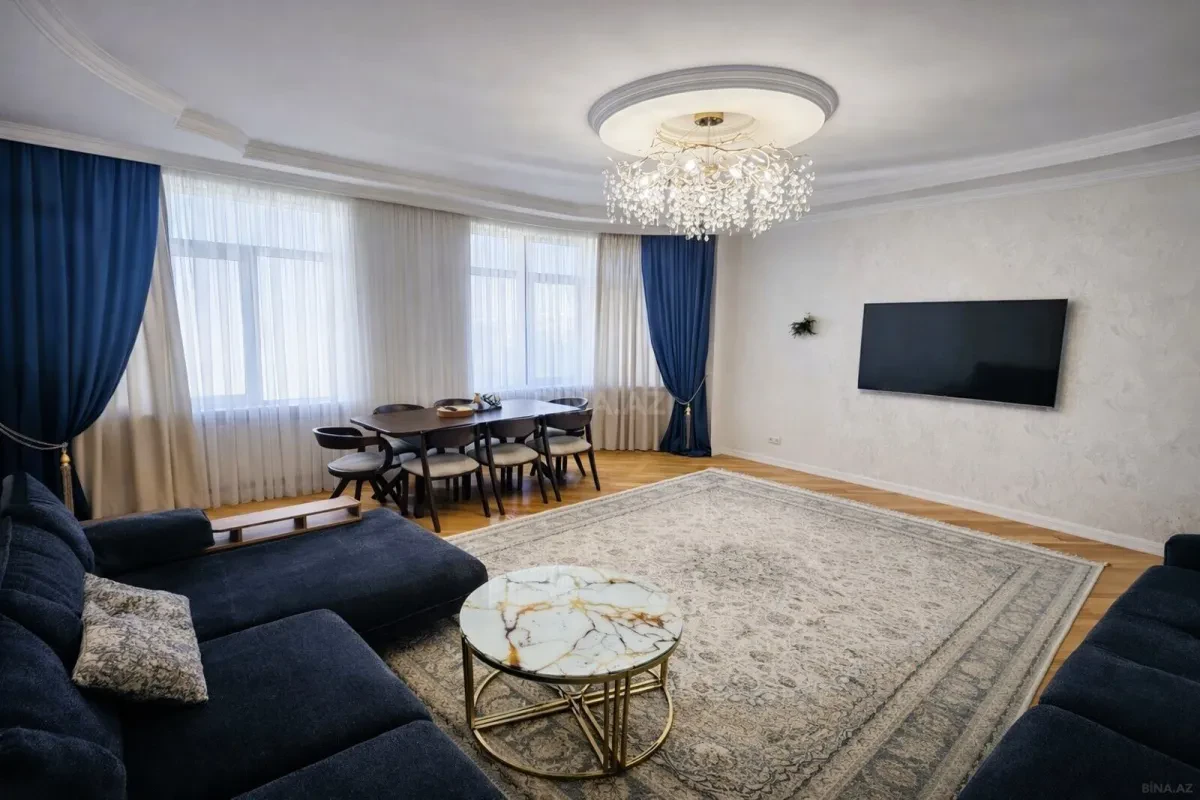 Satılır 3 otaqlı mənzil 130 m²