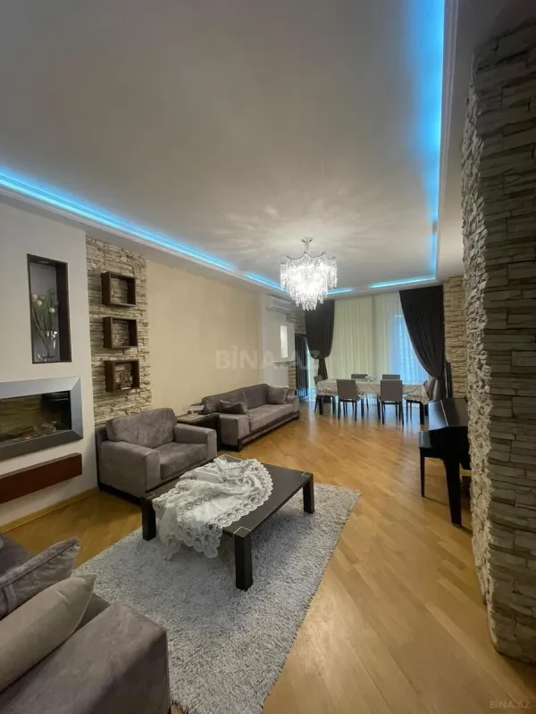 Satılır 3 otaqlı mənzil 160 m²