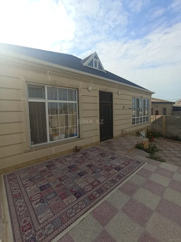 Satılır 6 otaqlı həyət evi 130 m²