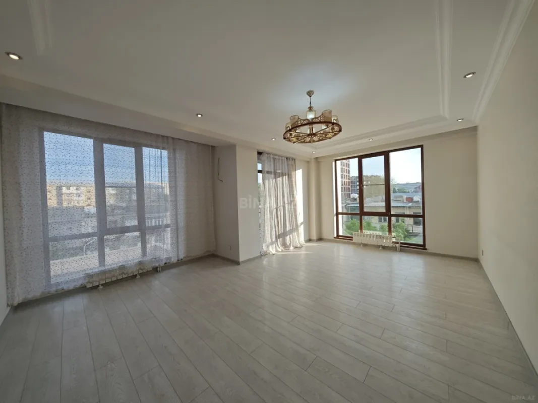 Satılır 2 otaqlı mənzil 76 m²