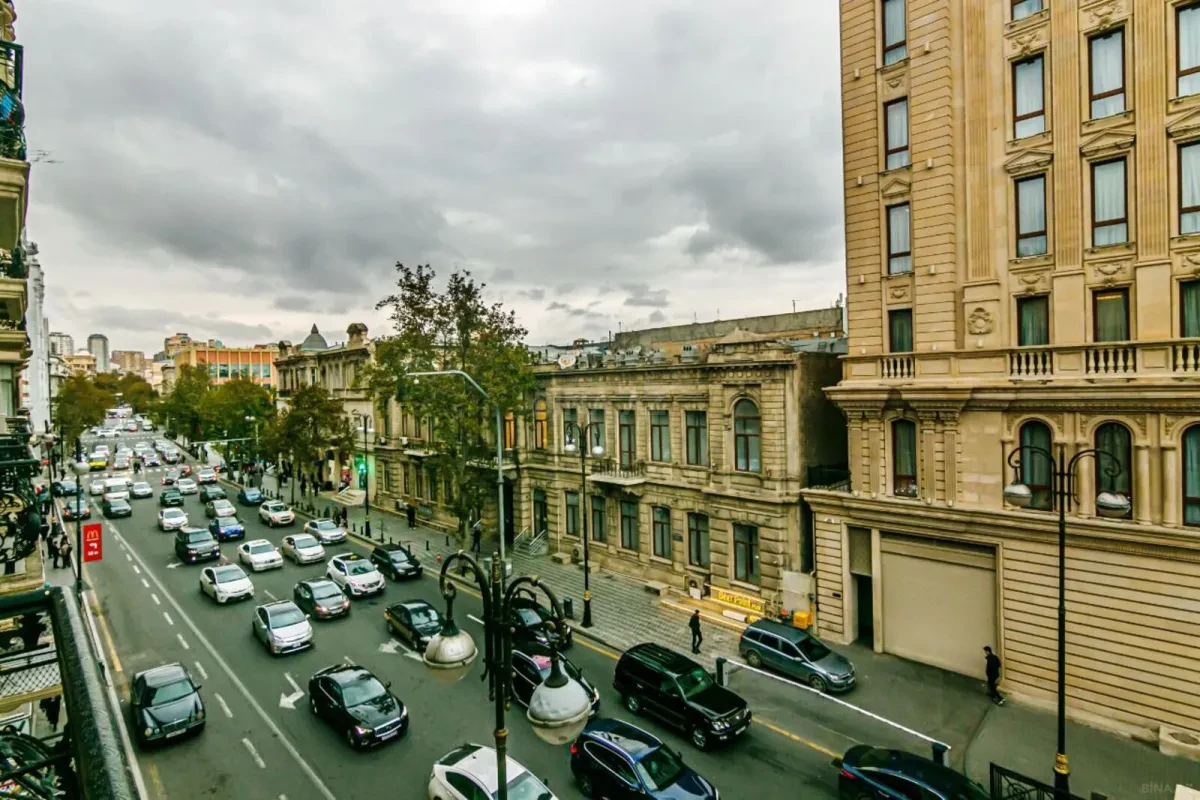 Kirayə verilir 3 otaqlı mənzil 130 m²