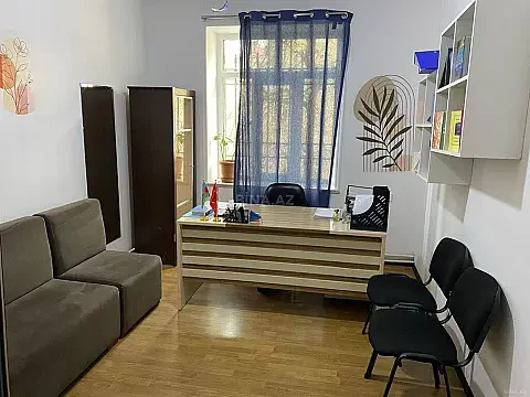Kirayə verilir 9 otaqlı ofis 160 m² — Bakı, Nərimanov 9 otaq 160.00 m²