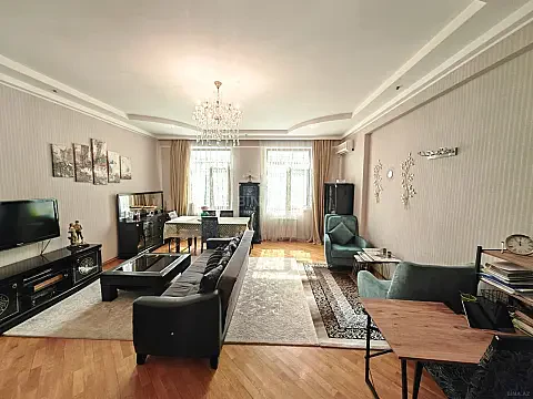 Satılır 3 otaqlı mənzil 140 m² — Bakı, Nizami 3 otaq 140.00 m²