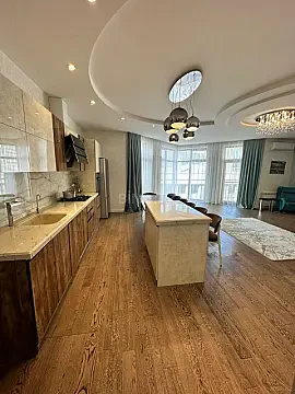 Satılır 5 otaqlı mənzil 210 m² — Bakı 5 otaq 210.00 m²