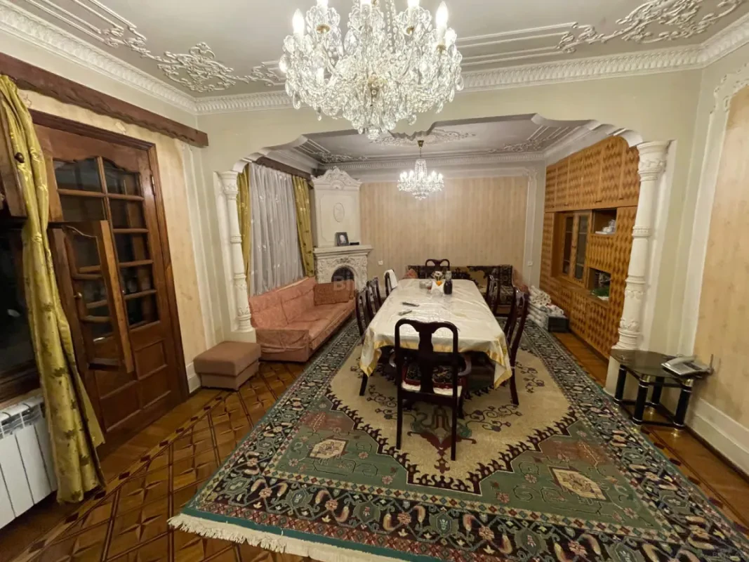 Satılır 4 otaqlı mənzil 100 m²