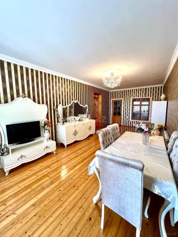Satılır 5 otaqlı həyət evi 160 m²