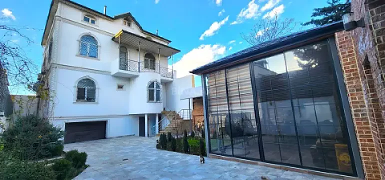 Satılır 5 otaqlı həyət evi 340 m² — Bakı, 9-cu mikrorayon 5 otaq 340.00 m²