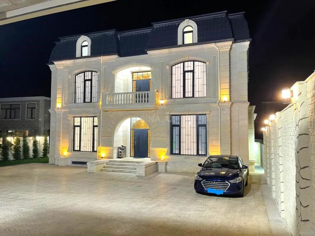 Satılır 6 otaqlı həyət evi 450 m²