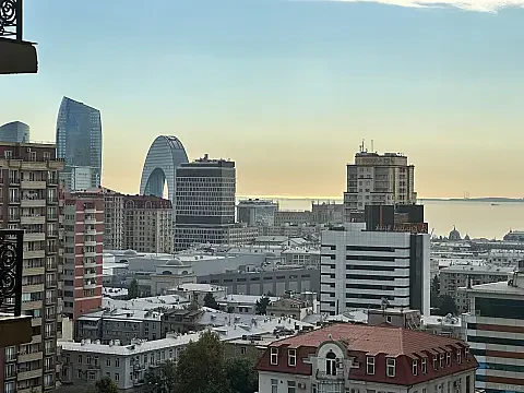 Satılır 3 otaqlı mənzil 160 m² — Bakı, Nizami 3 otaq 160.00 m²