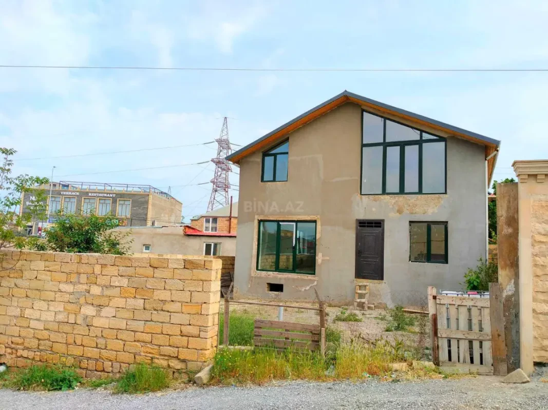Satılır 6 otaqlı həyət evi 300 m²
