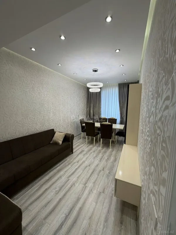 Kirayə verilir 2 otaqlı mənzil 80 m²