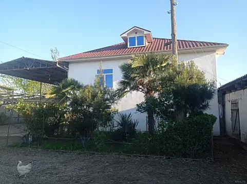 Satılır 8 otaqlı həyət evi 375 m² — Saatlı 8 otaq 375.00 m²