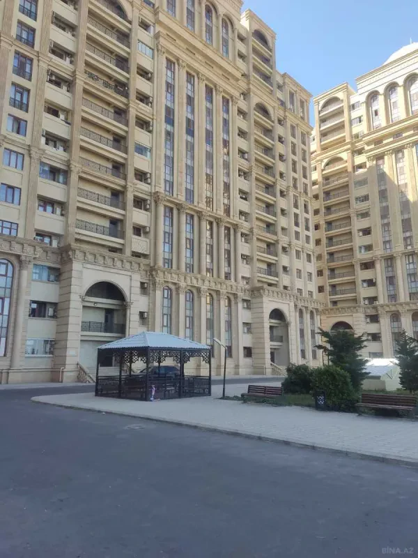 Kirayə verilir 2 otaqlı mənzil 75 m²
