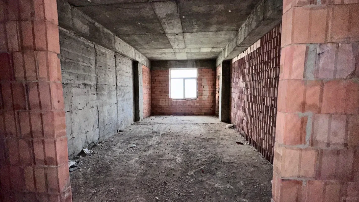 Satılır 3 otaqlı mənzil 108 m²
