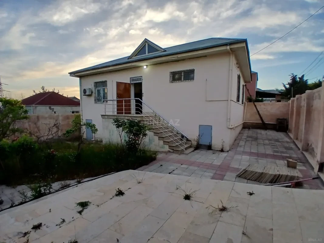 Satılır 4 otaqlı həyət evi 100 m²