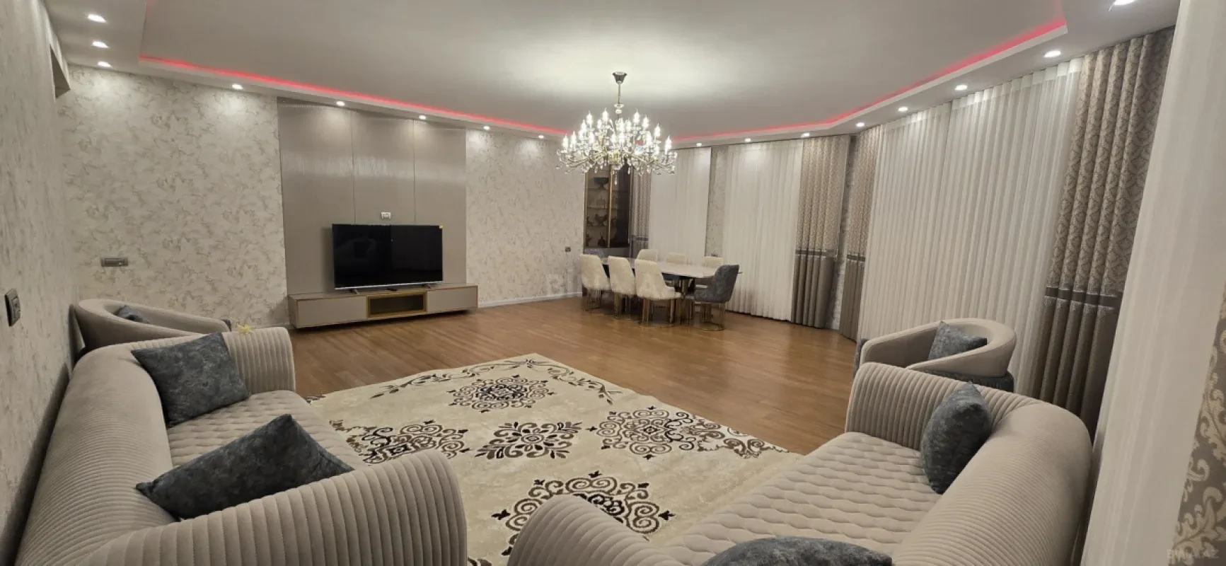 Kirayə verilir 6 otaqlı mənzil 268 m²