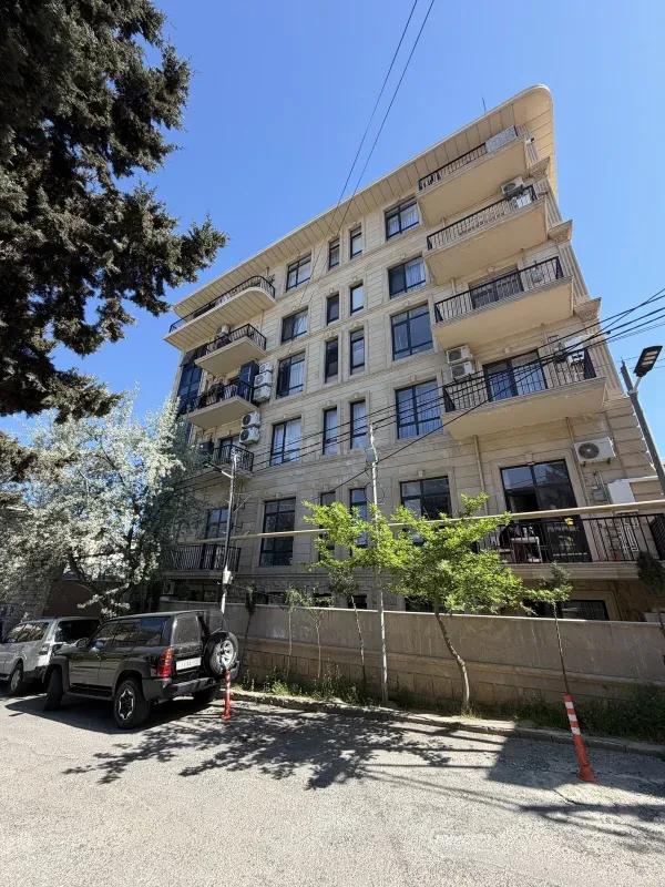 Satılır 2 otaqlı mənzil 88 m²