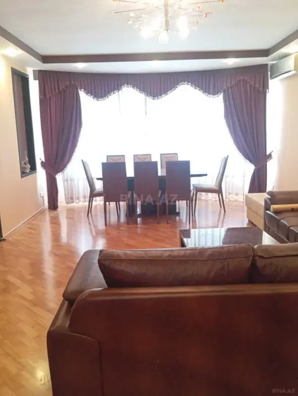 Satılır 3 otaqlı mənzil 140 m²