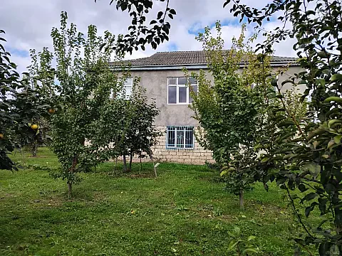 Satılır 8 otaqlı həyət evi 300 m² — Xaçmaz 8 otaq 300.00 m²