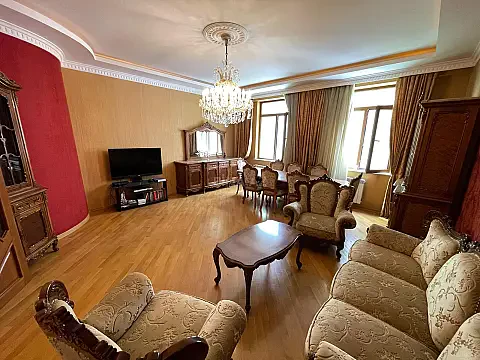 Kirayə verilir 3 otaqlı mənzil 130 m² — Bakı, Nizami 3 otaq 130.00 m²