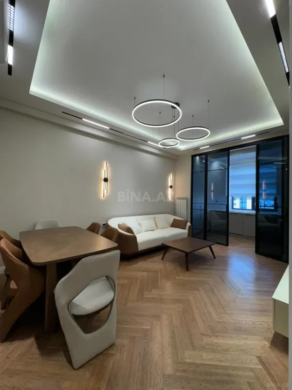 Satılır 2 otaqlı mənzil 68 m²