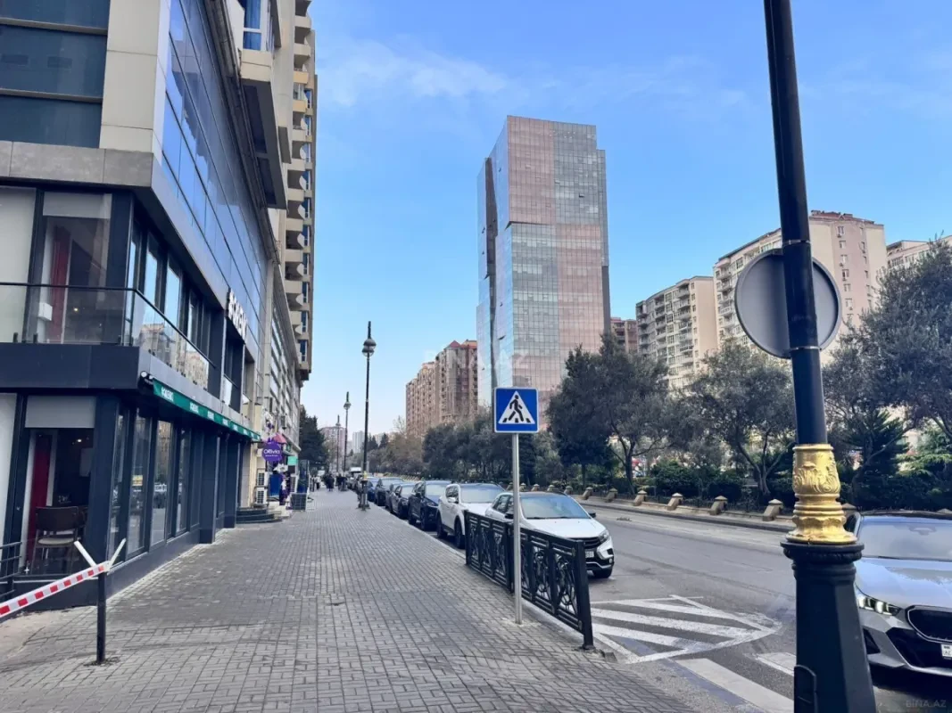 Satılır obyekt 270 m²