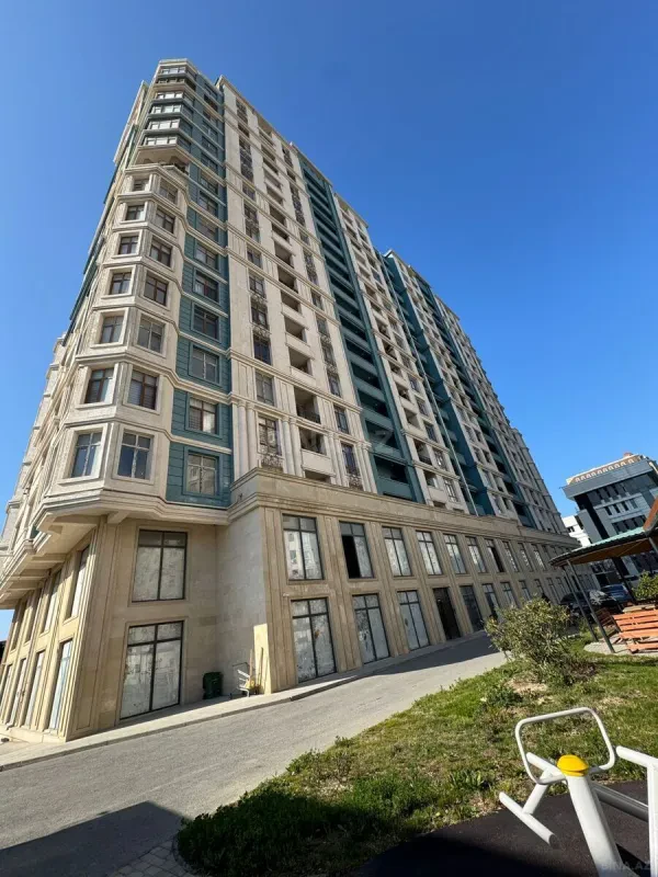Satılır 3 otaqlı mənzil 106 m²
