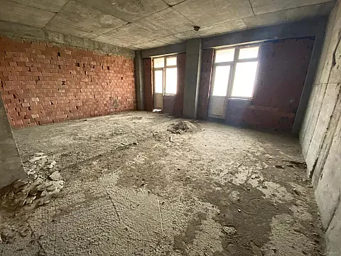 Satılır 4 otaqlı mənzil 184 m² — Bakı 4 otaq 184.00 m²
